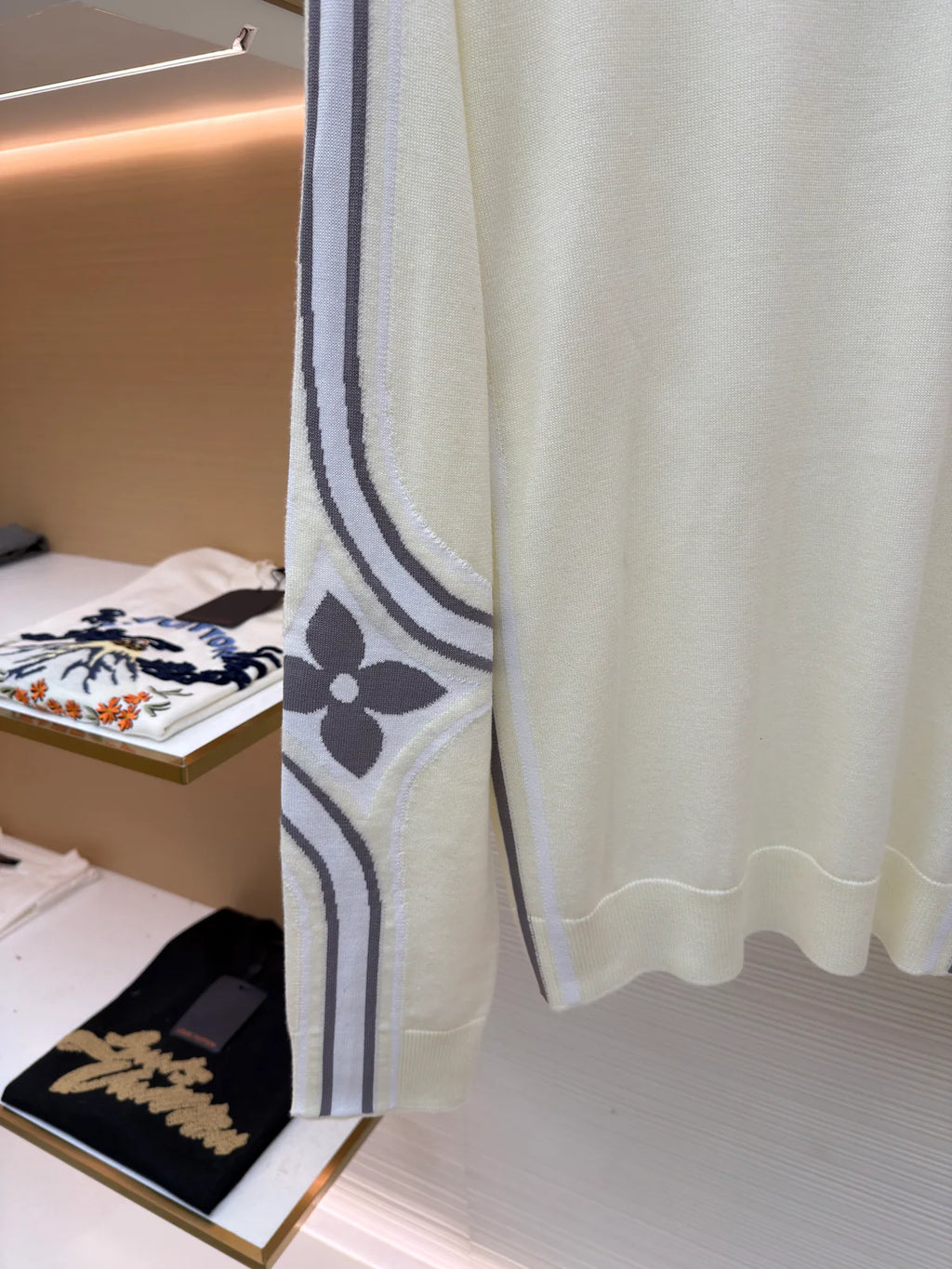 PULL LV EN MAILLE