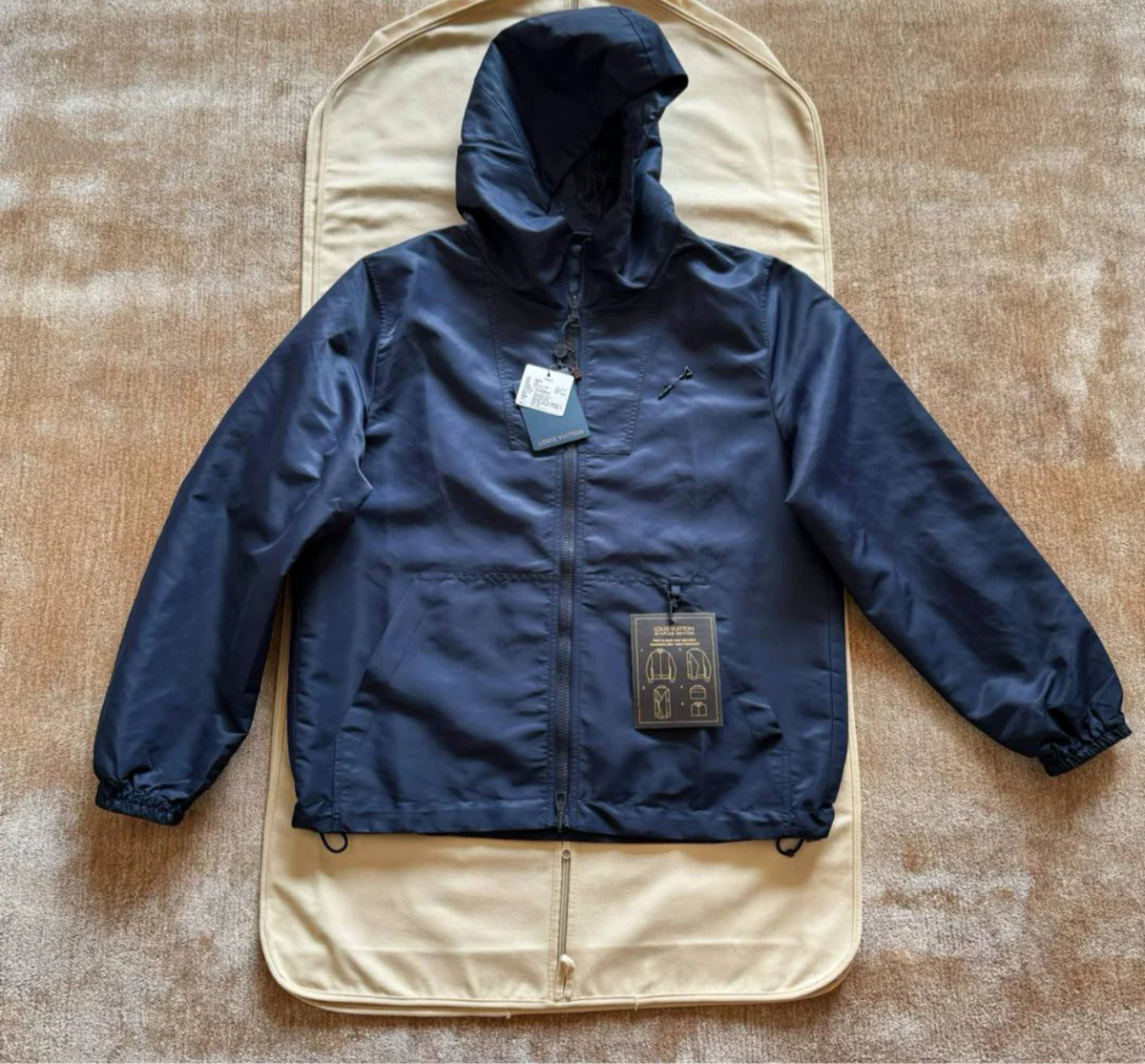 COUPE VENT LV BLACK & BLUE
