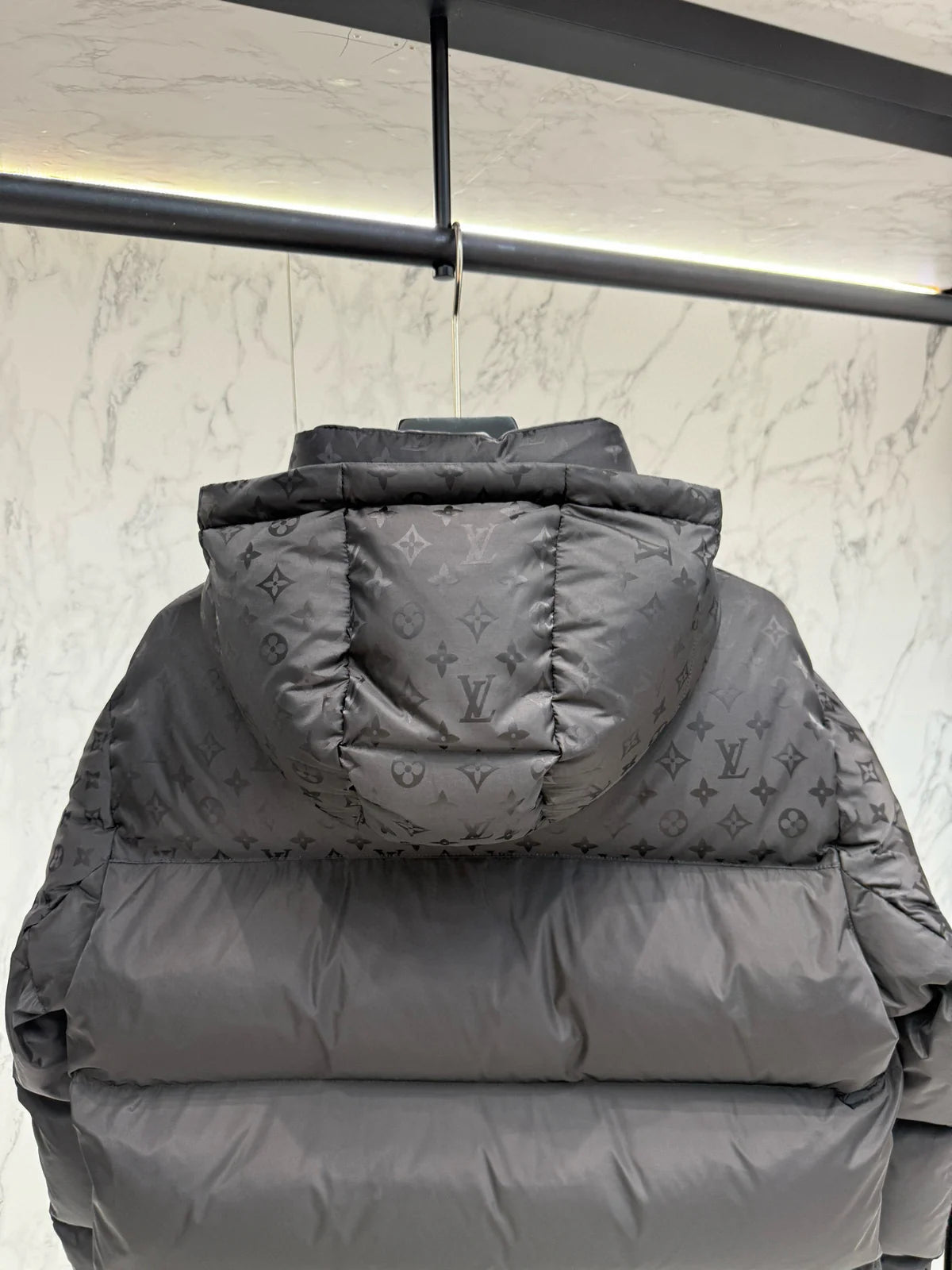 DOUDOUNE FULL BLACK LV