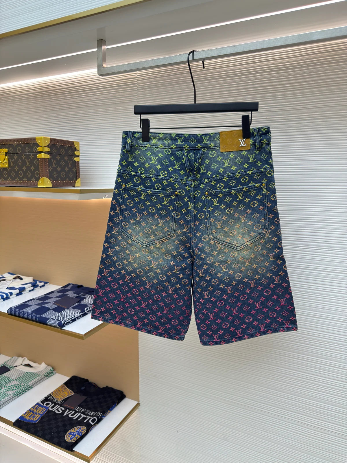 SHORT EN JEAN LV