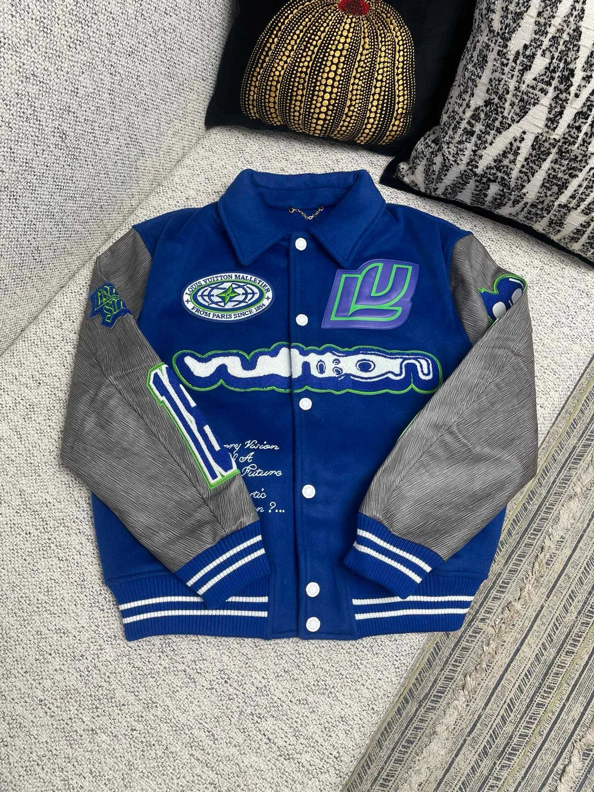 VESTE VARSITY LV 2023