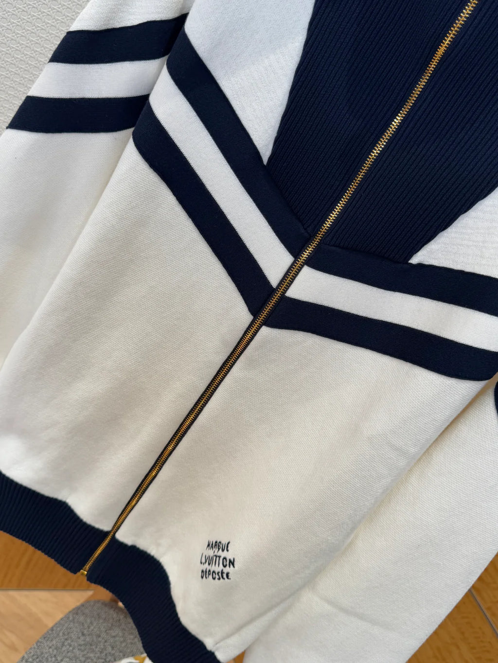 VESTE LV EN JERSEY