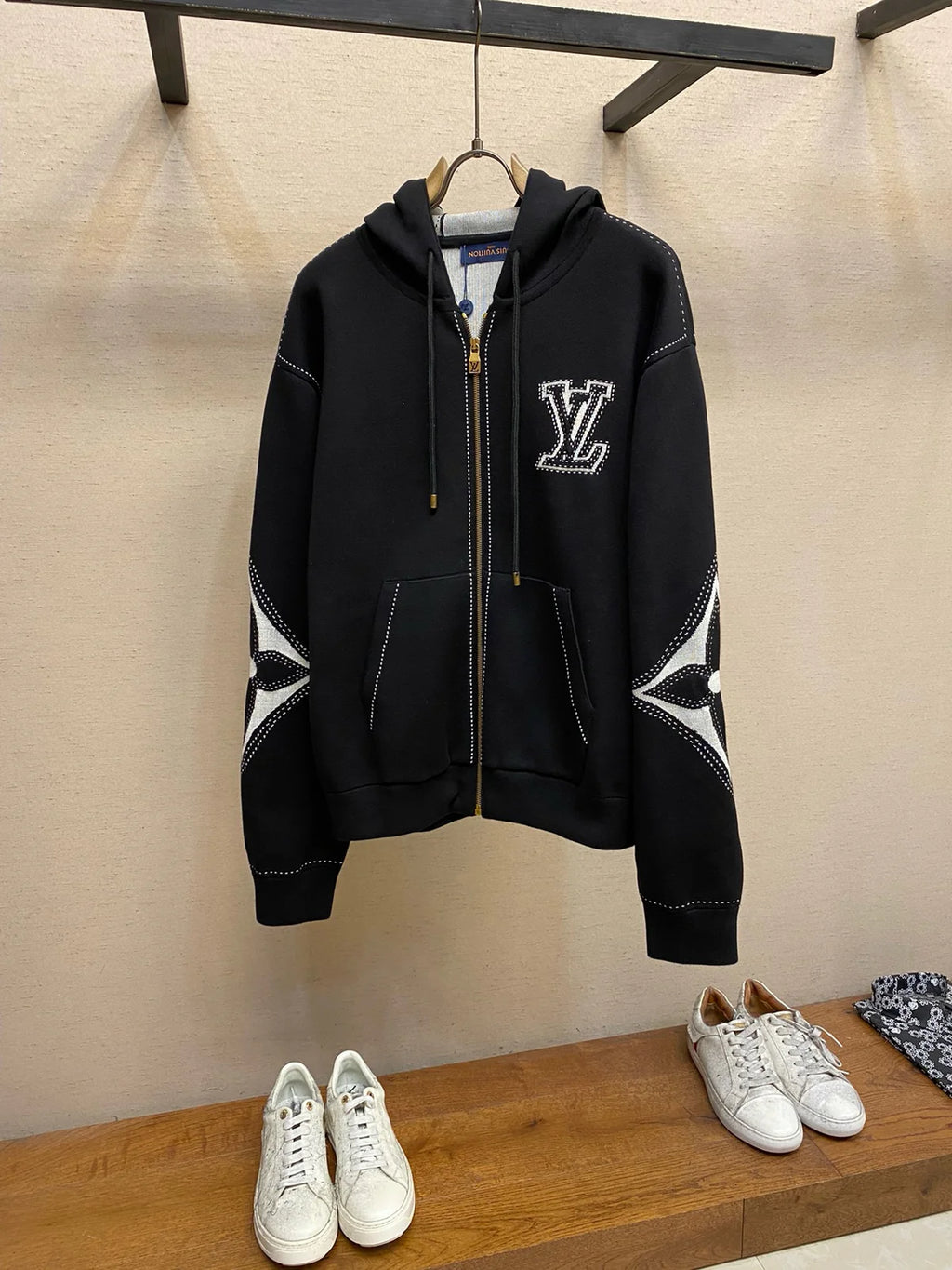 SWEAT-SHIRT LV ZIPPÉ
