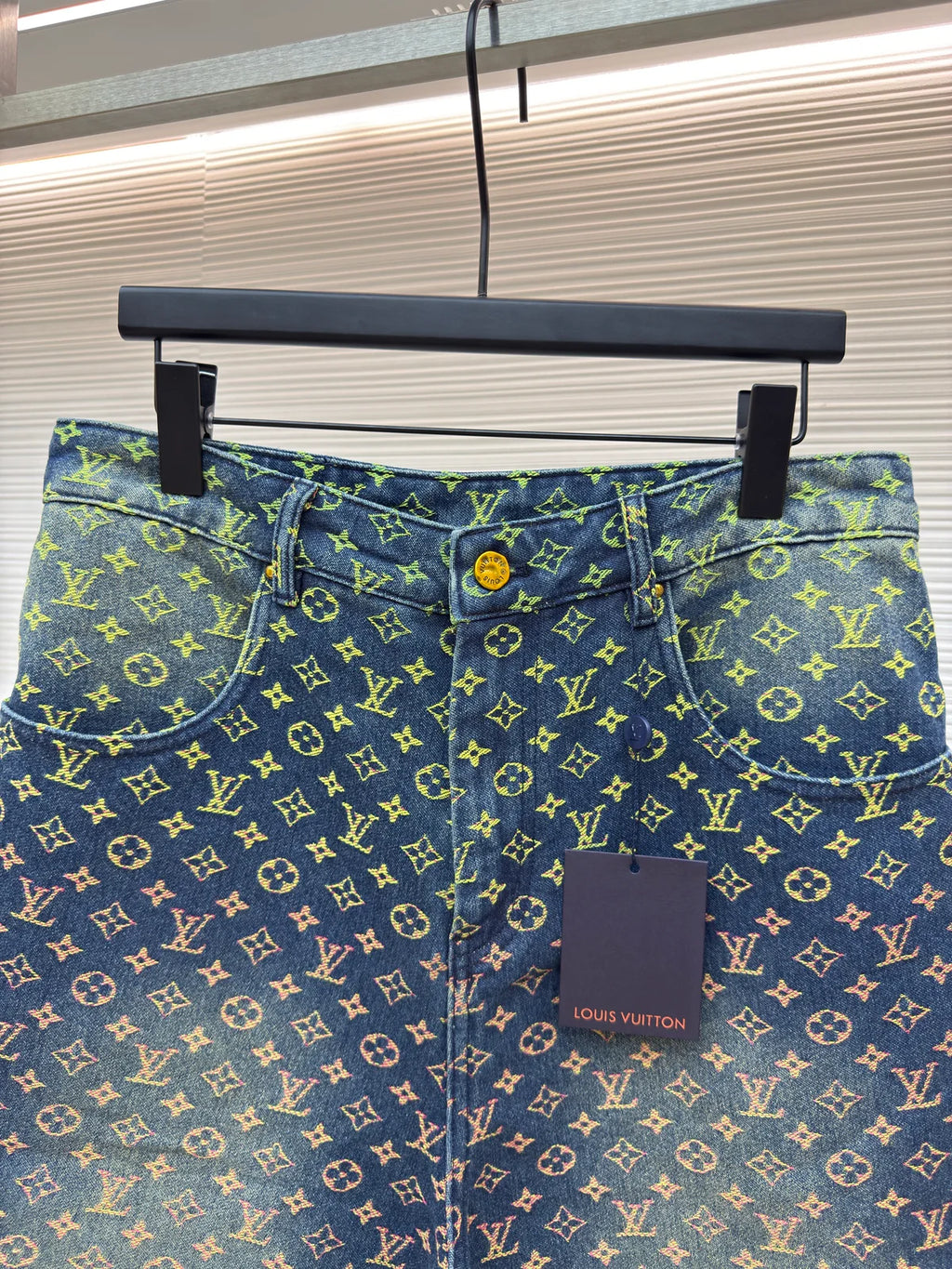 SHORT EN JEAN LV