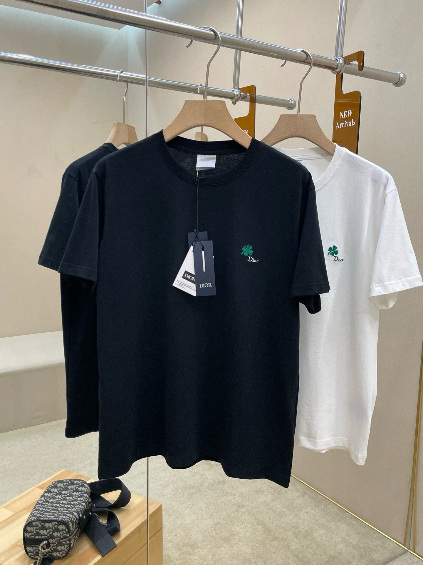 T-SHIRT CD CLOVER BLACK or WHITE