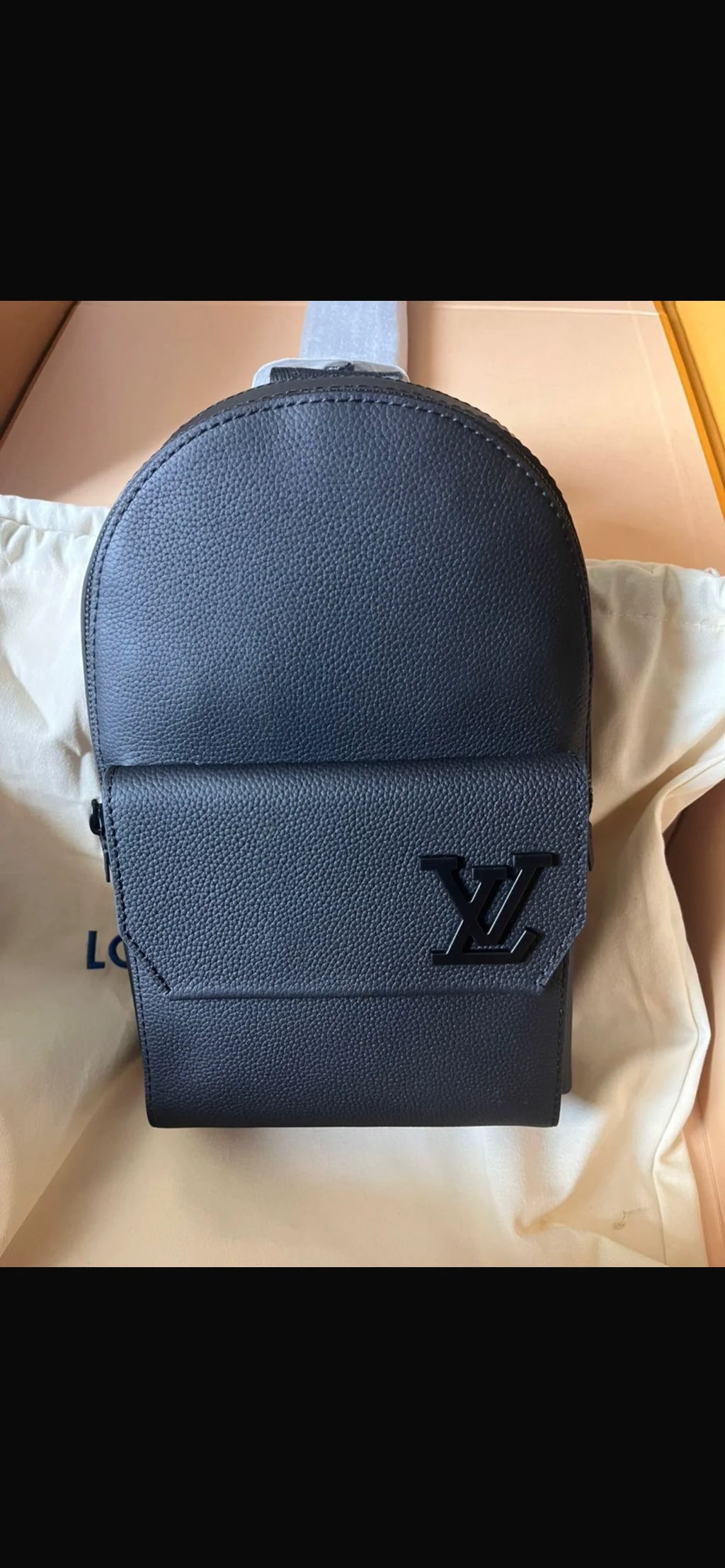 SAC LV SLING BAG