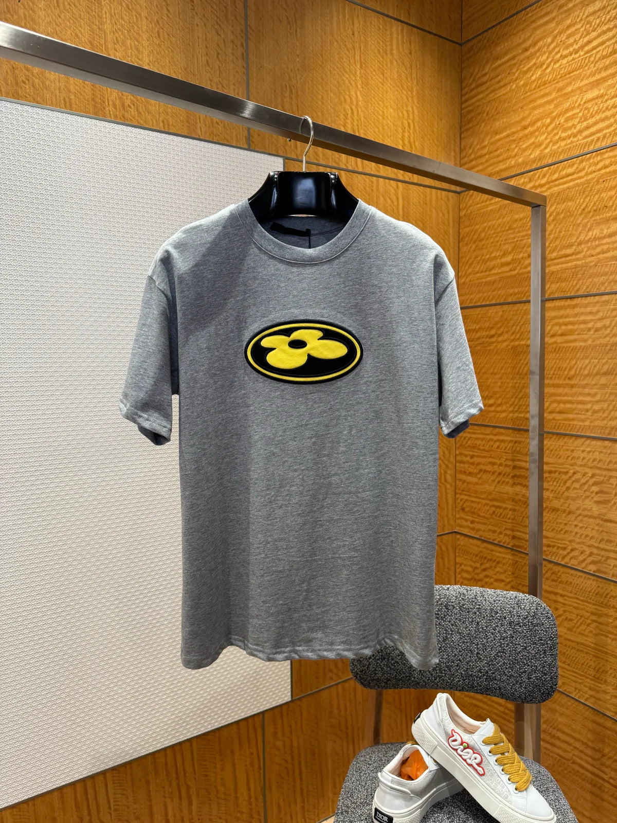 T-SHIRT LV GREY