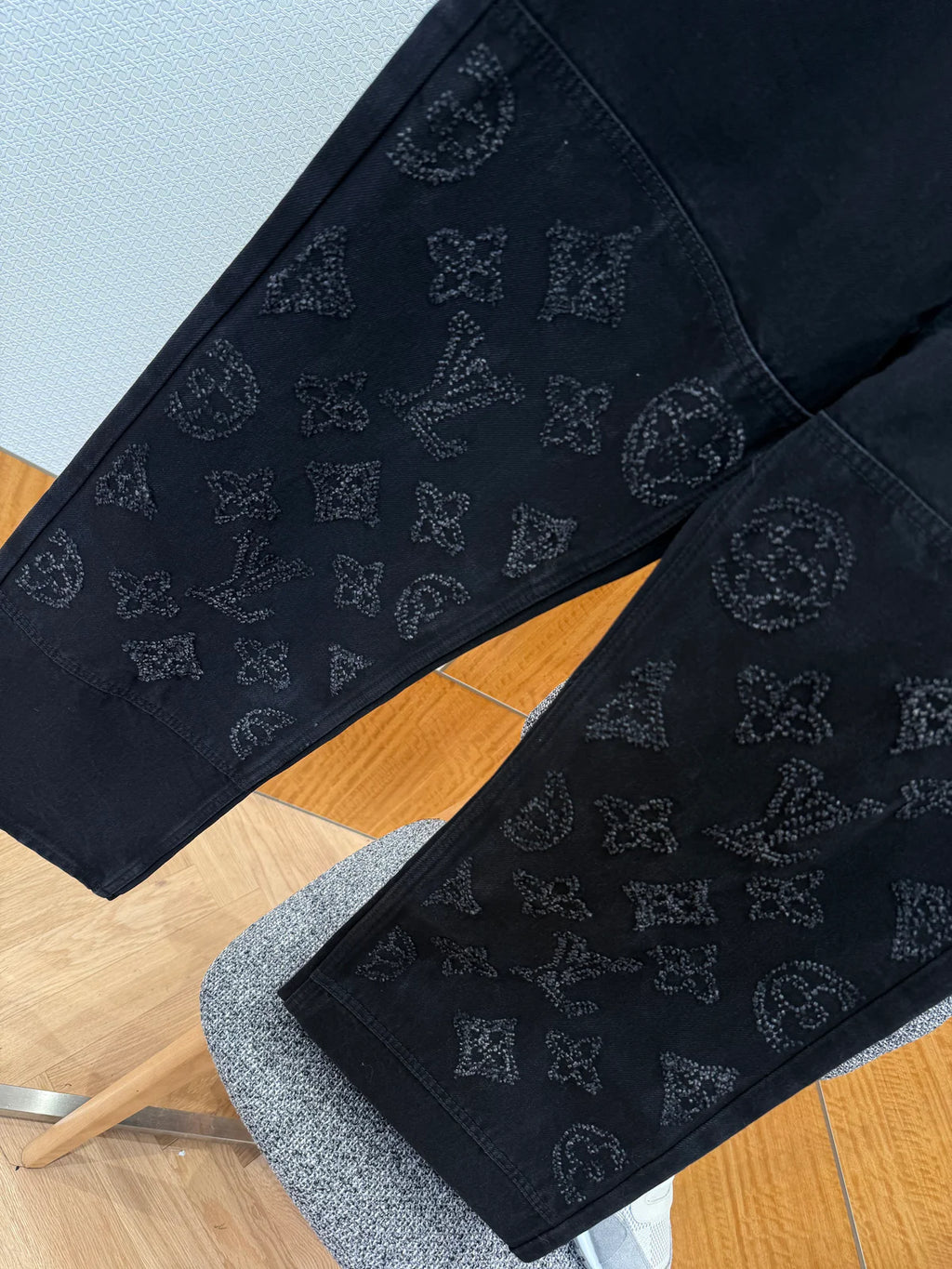 JEAN LV