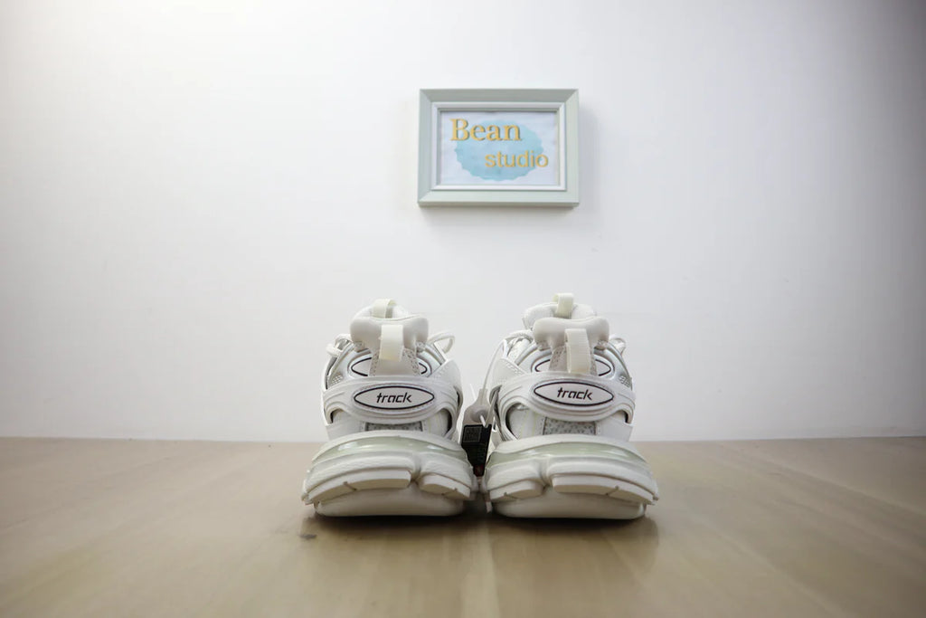 BLCGA TRACK WHITE