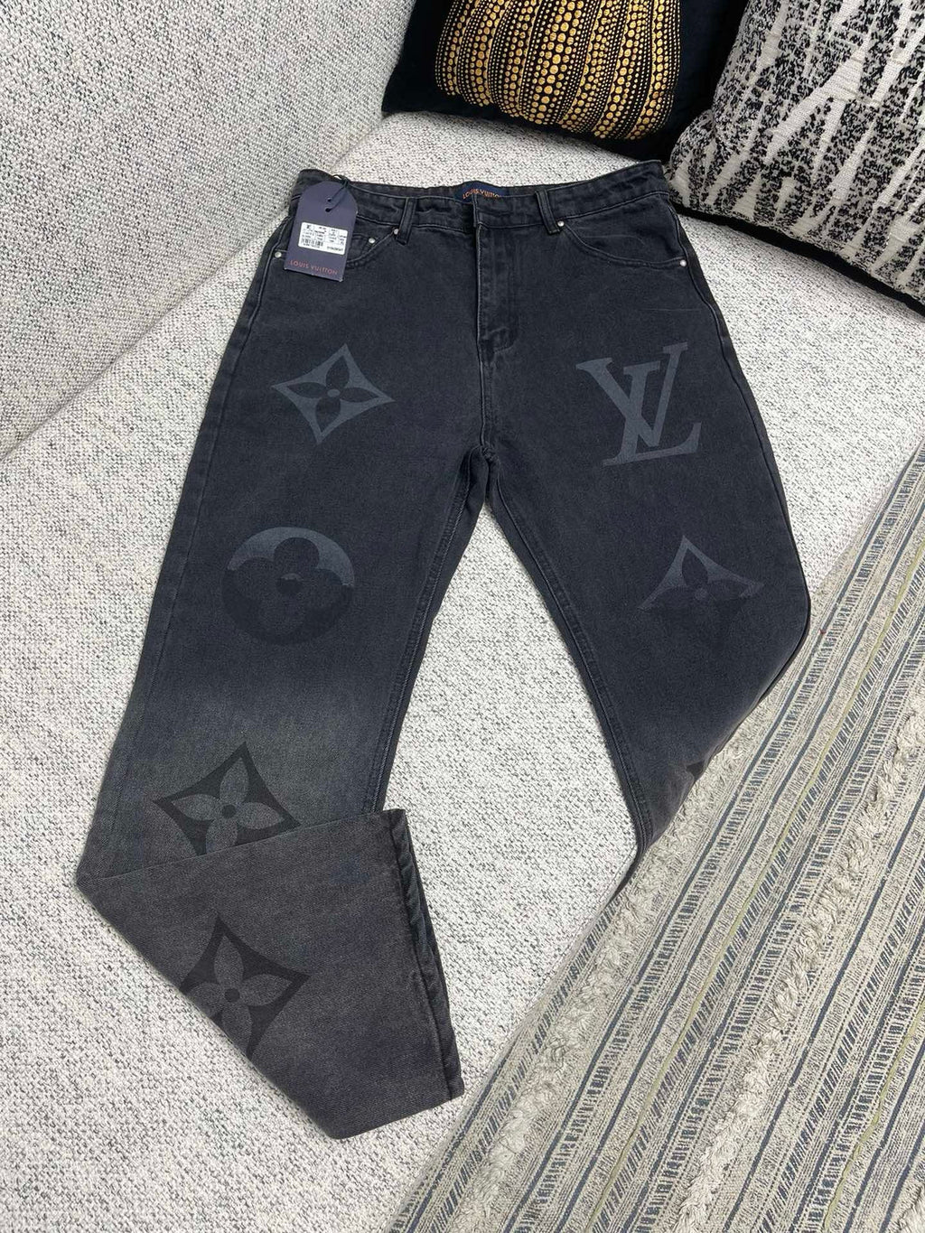 JEAN LV BLACK