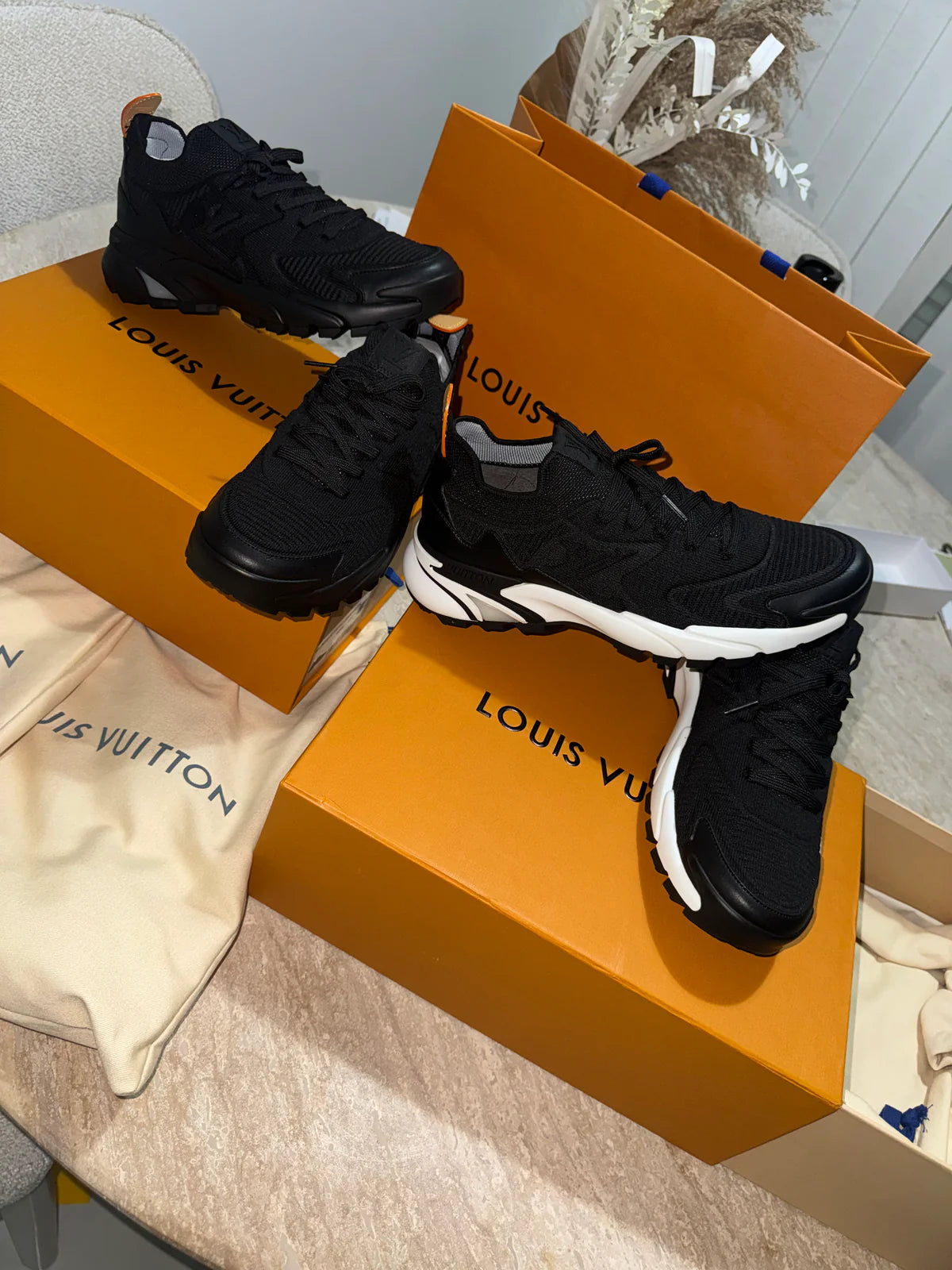 RUNNER LV SEMELLE BLACK