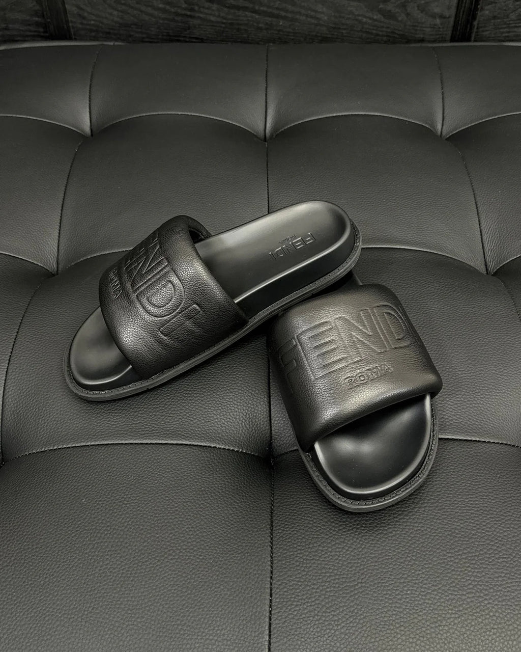 CLAQUETTES FNDY FULL BLACK
