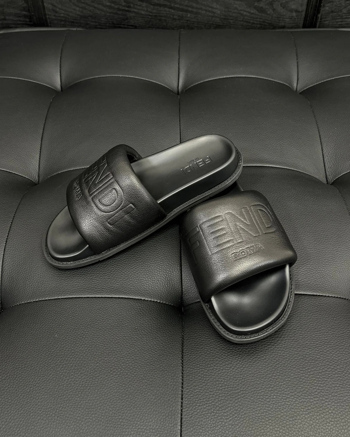 CLAQUETTES FNDY FULL BLACK