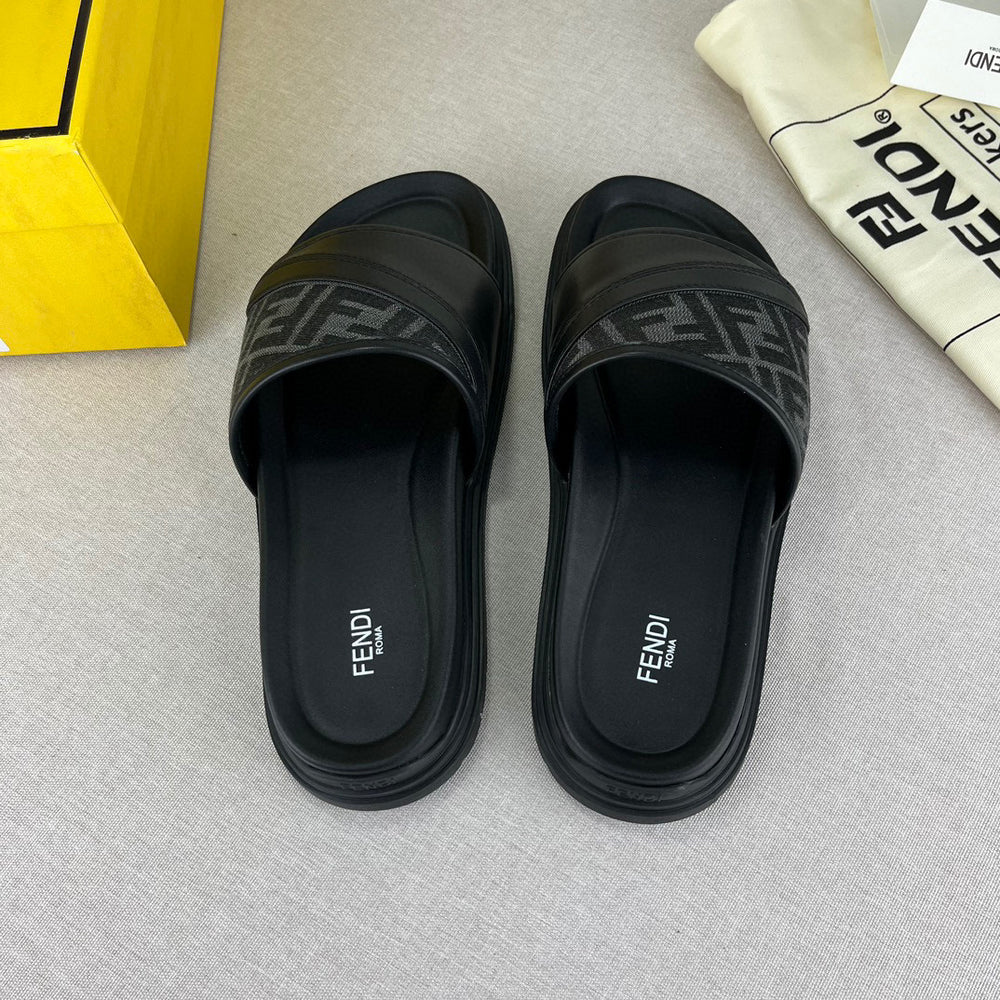 CLAQUETTES FNDY SLIDES BLACK OR BEIGE
