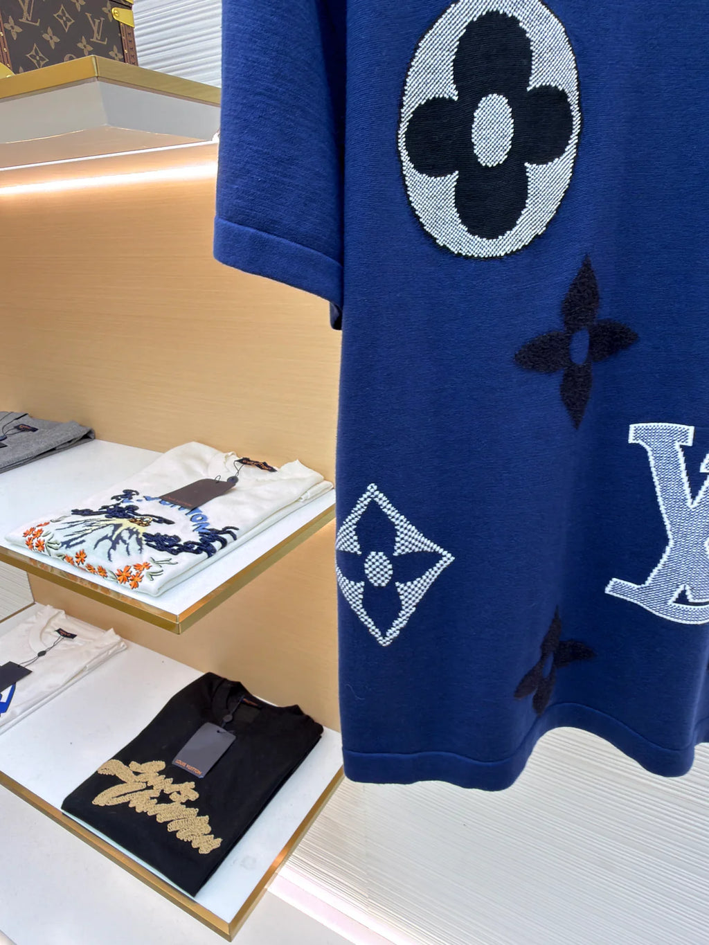 T-SHIRT LV