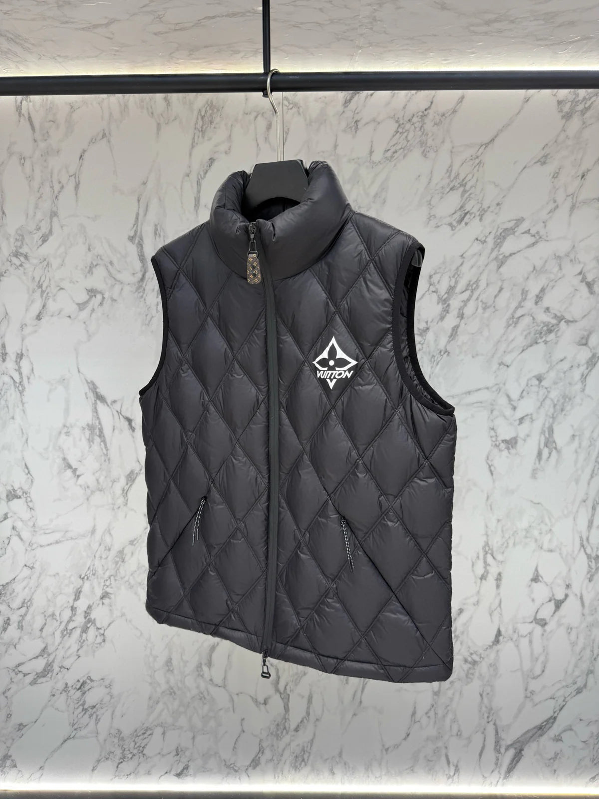 DOUDOUNE SANS MANCHE LV BLACK