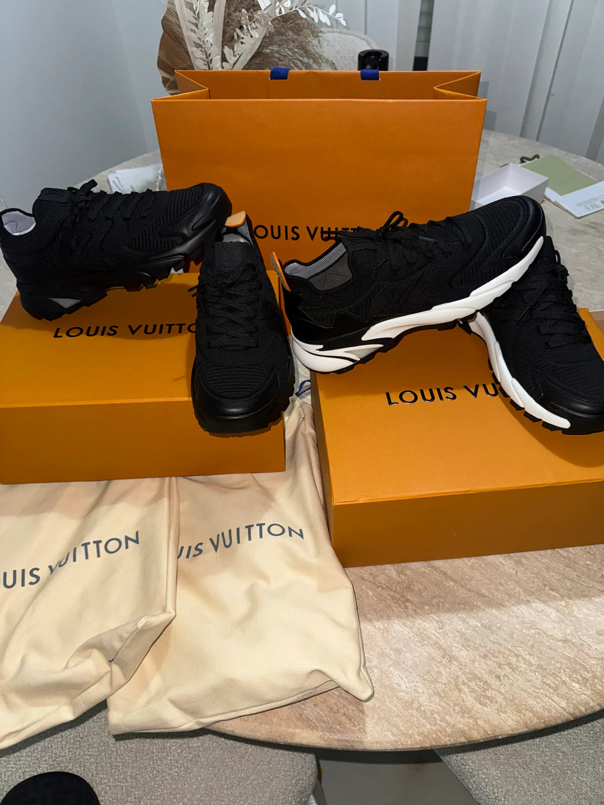 RUNNER LV SEMELLE BLACK