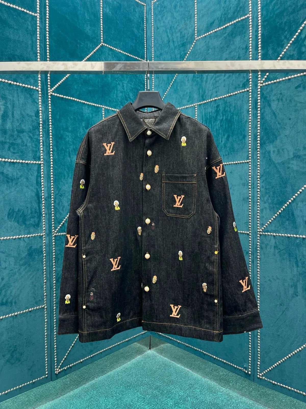 VESTE LV