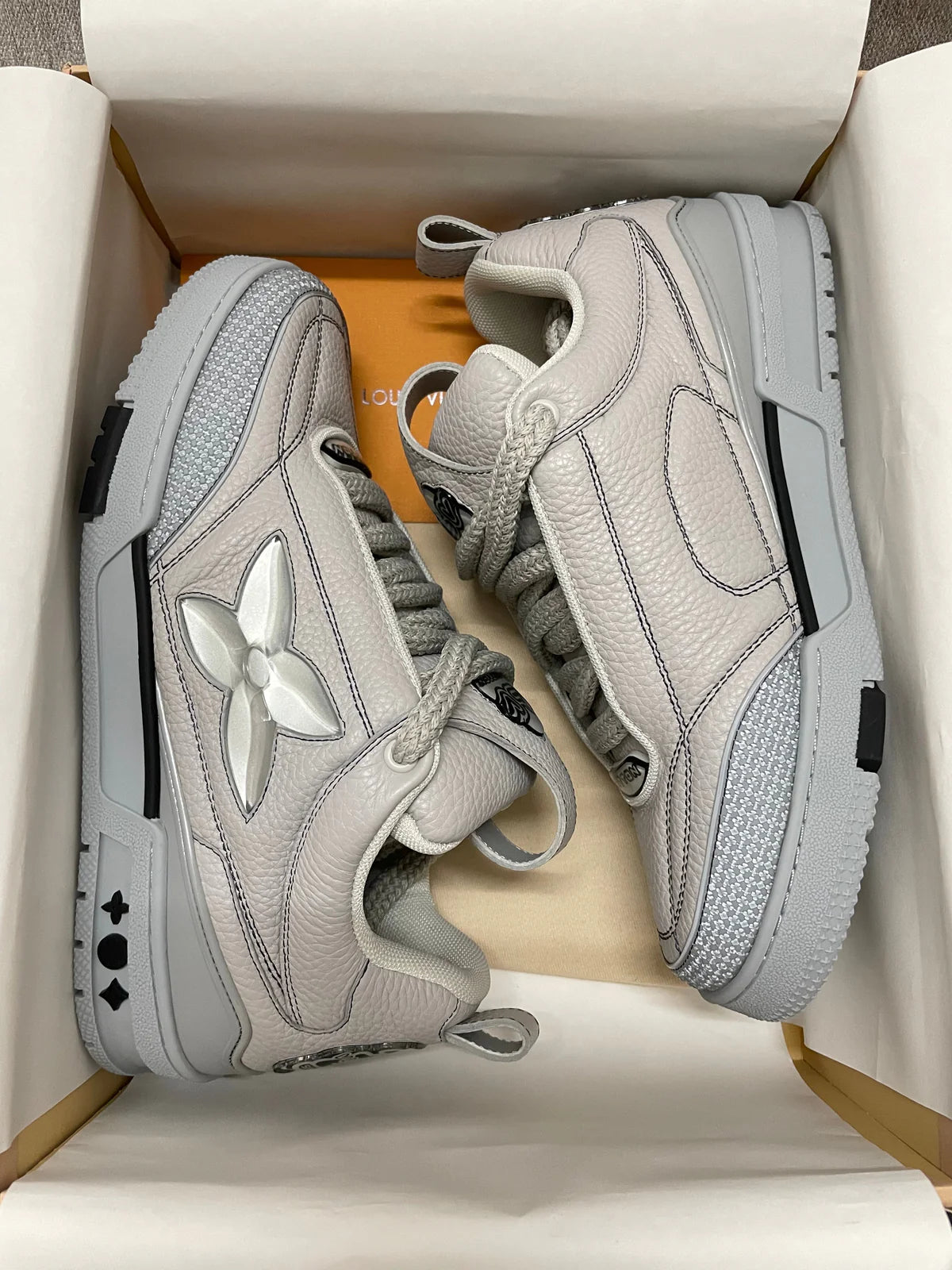 SNEAKERS LV SKATE GREY