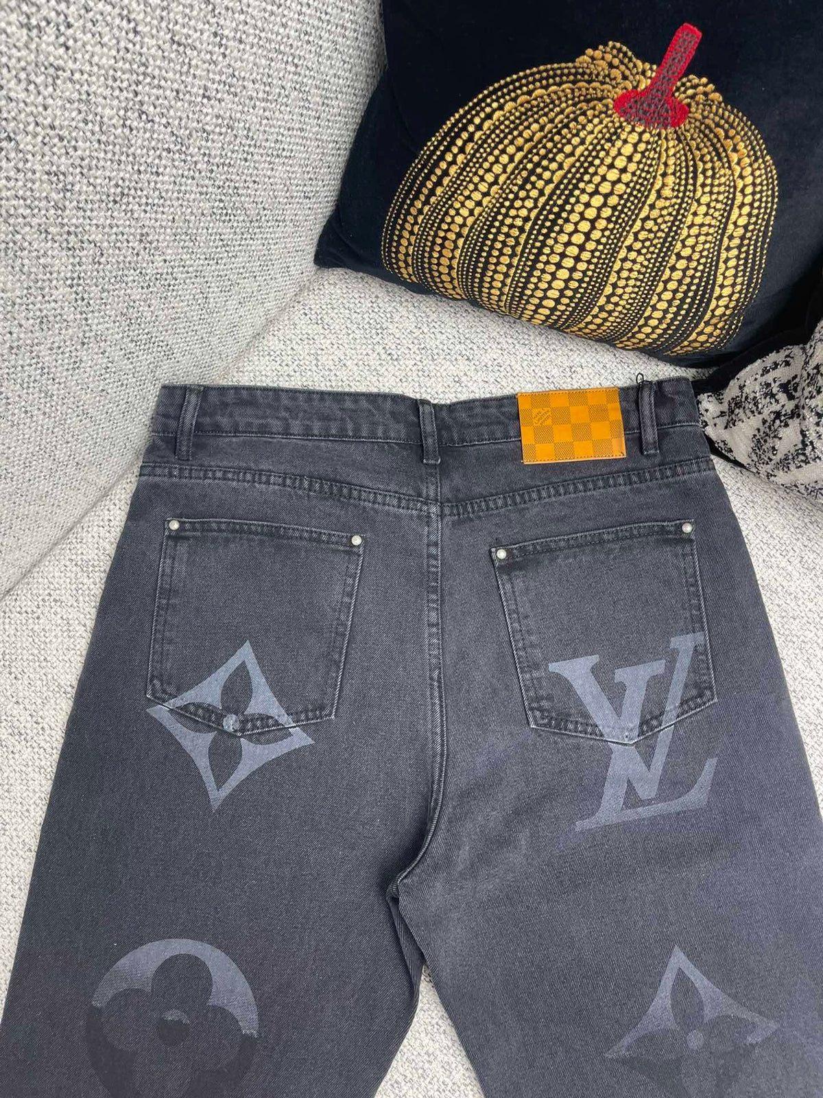 JEAN LV BLACK
