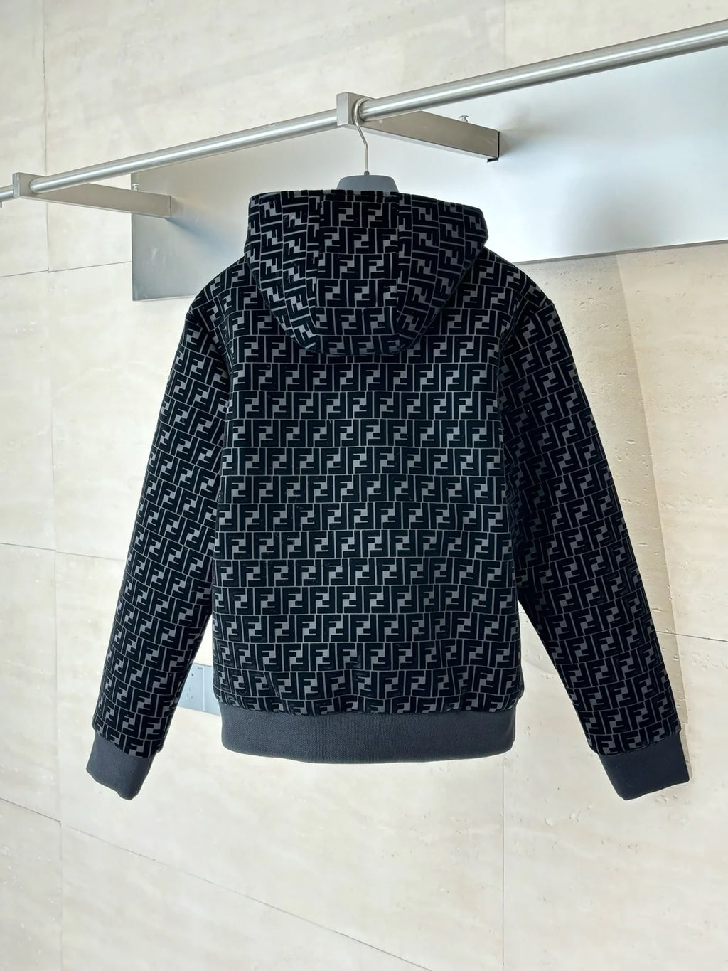 VESTE FNDY 2025