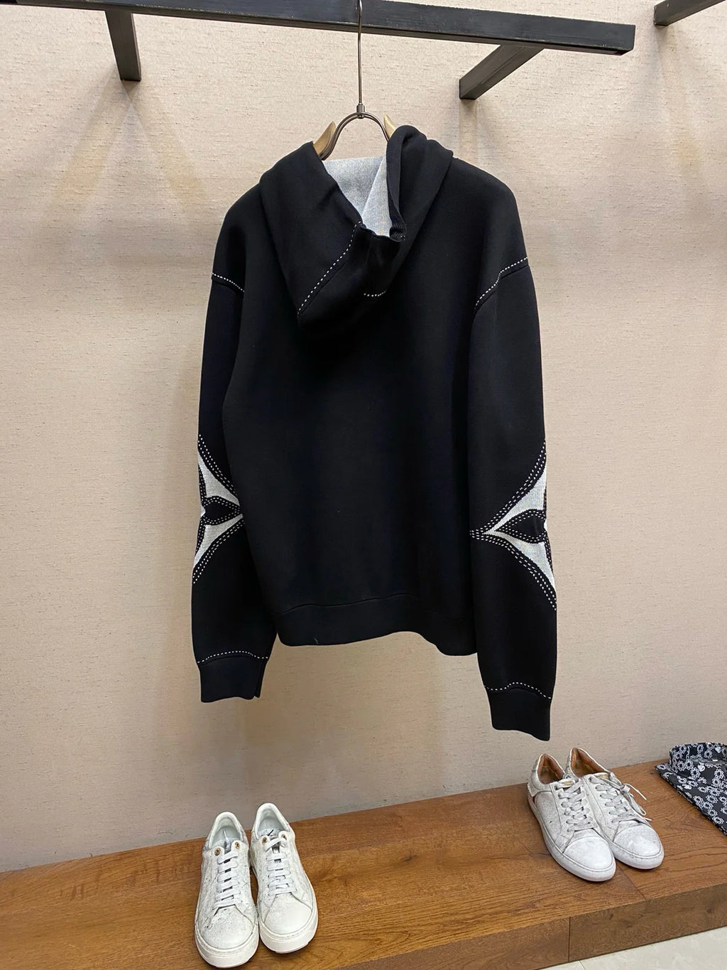SWEAT-SHIRT LV ZIPPÉ