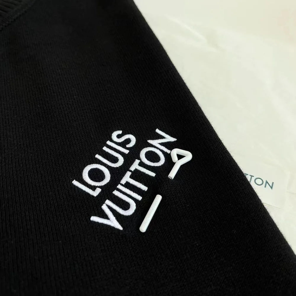 T-SHIRT BLACK