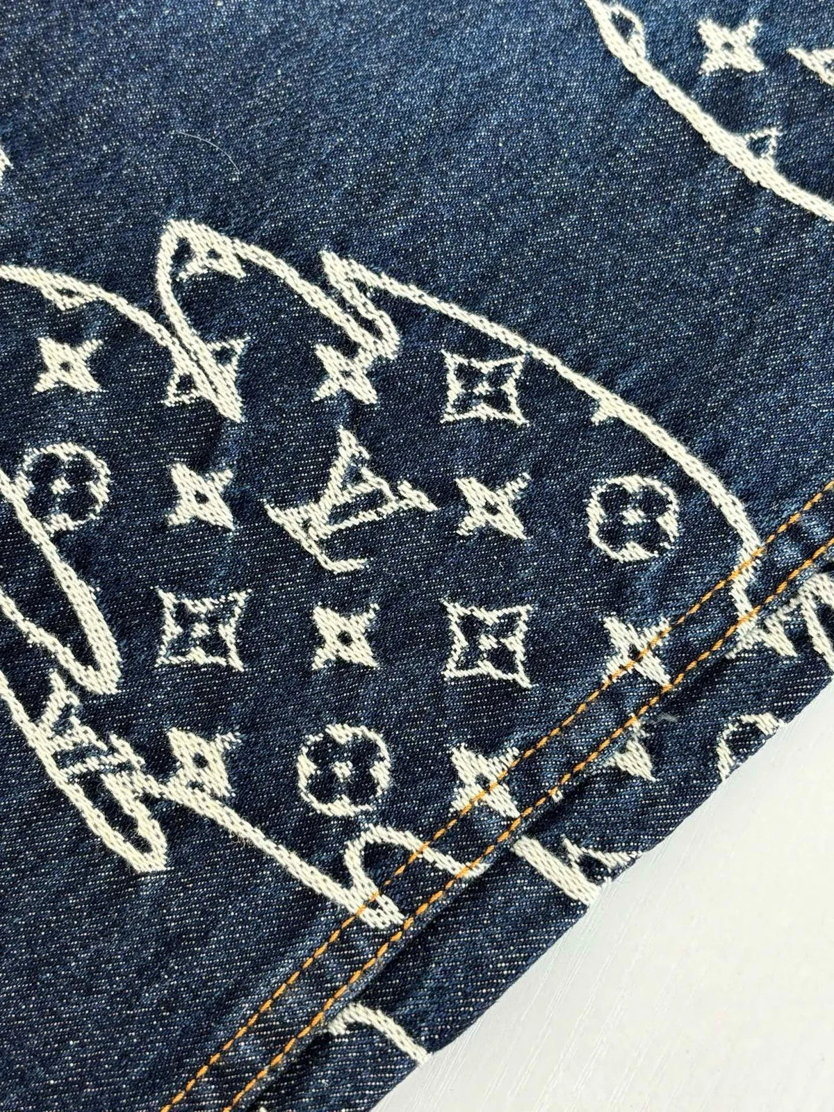 JEAN LV EN DENIM