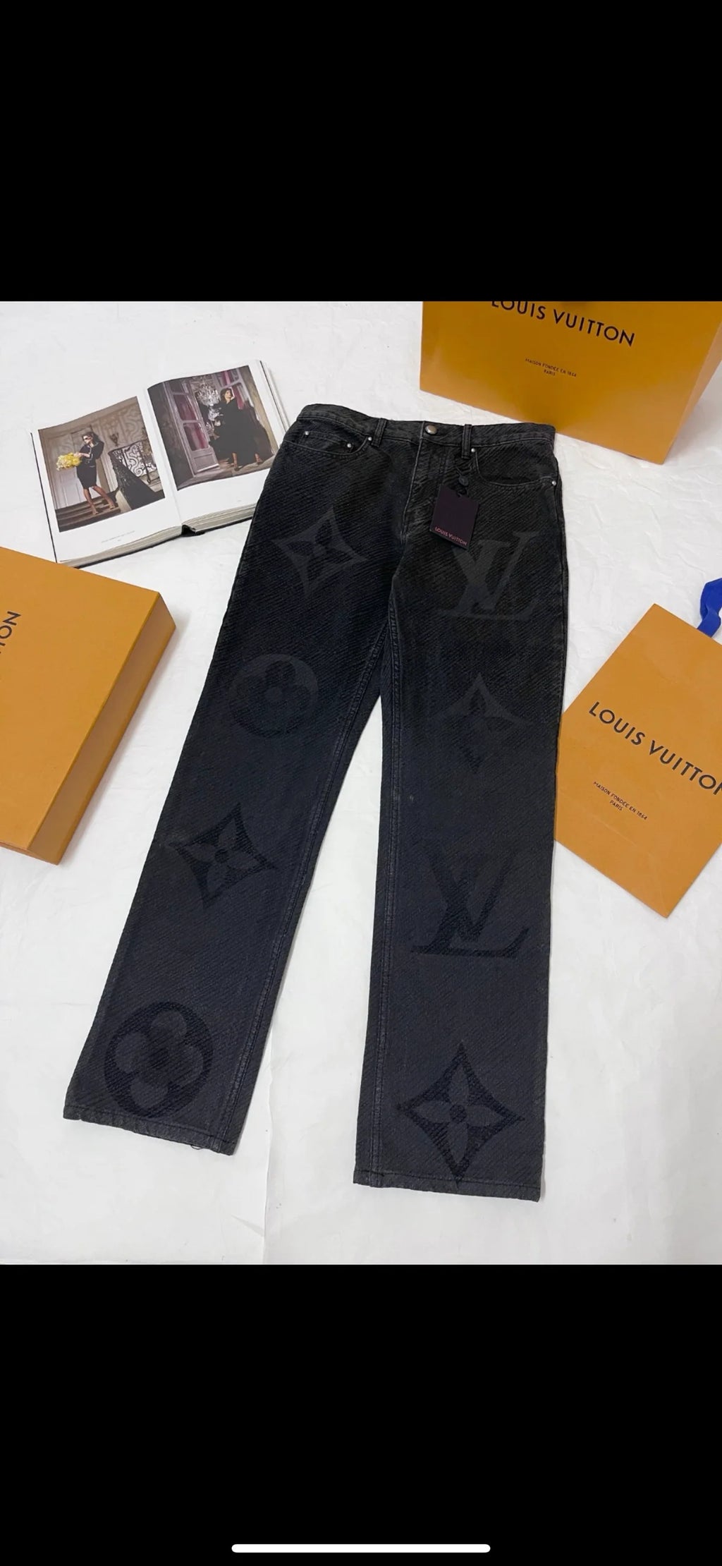 JEAN LV BLACK