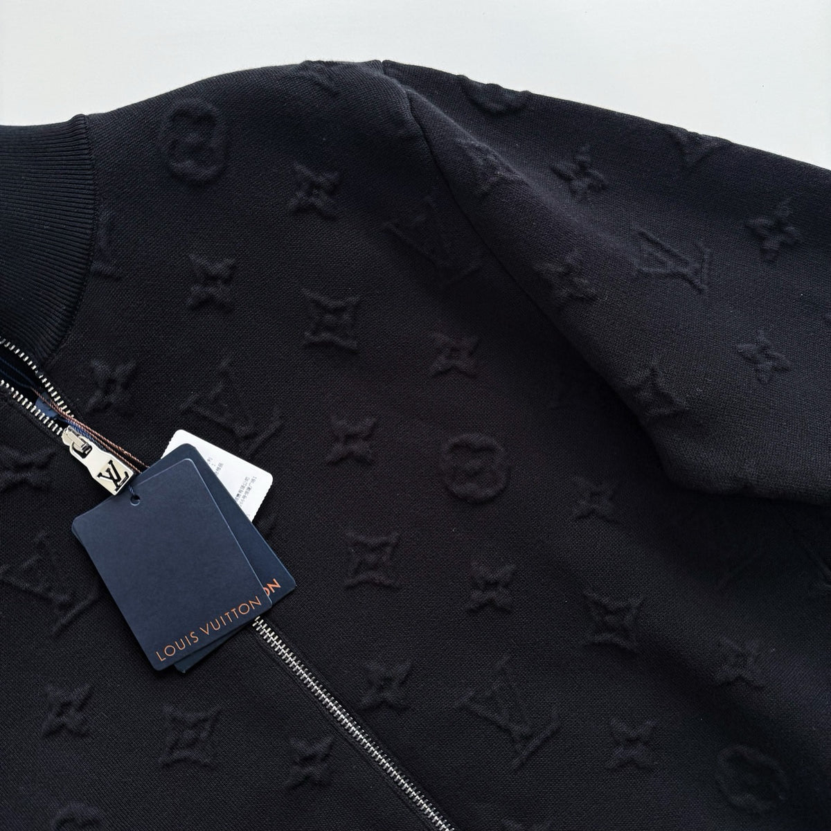 VESTE LV