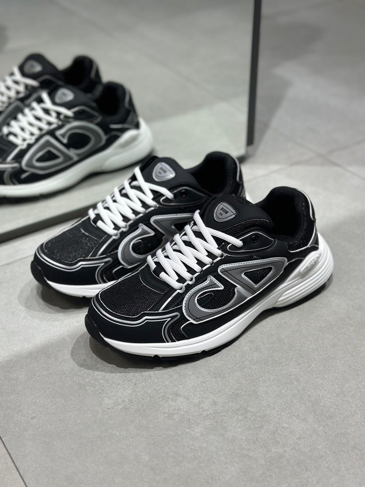 SNEAKERS B30 2025 BLACK WHITE