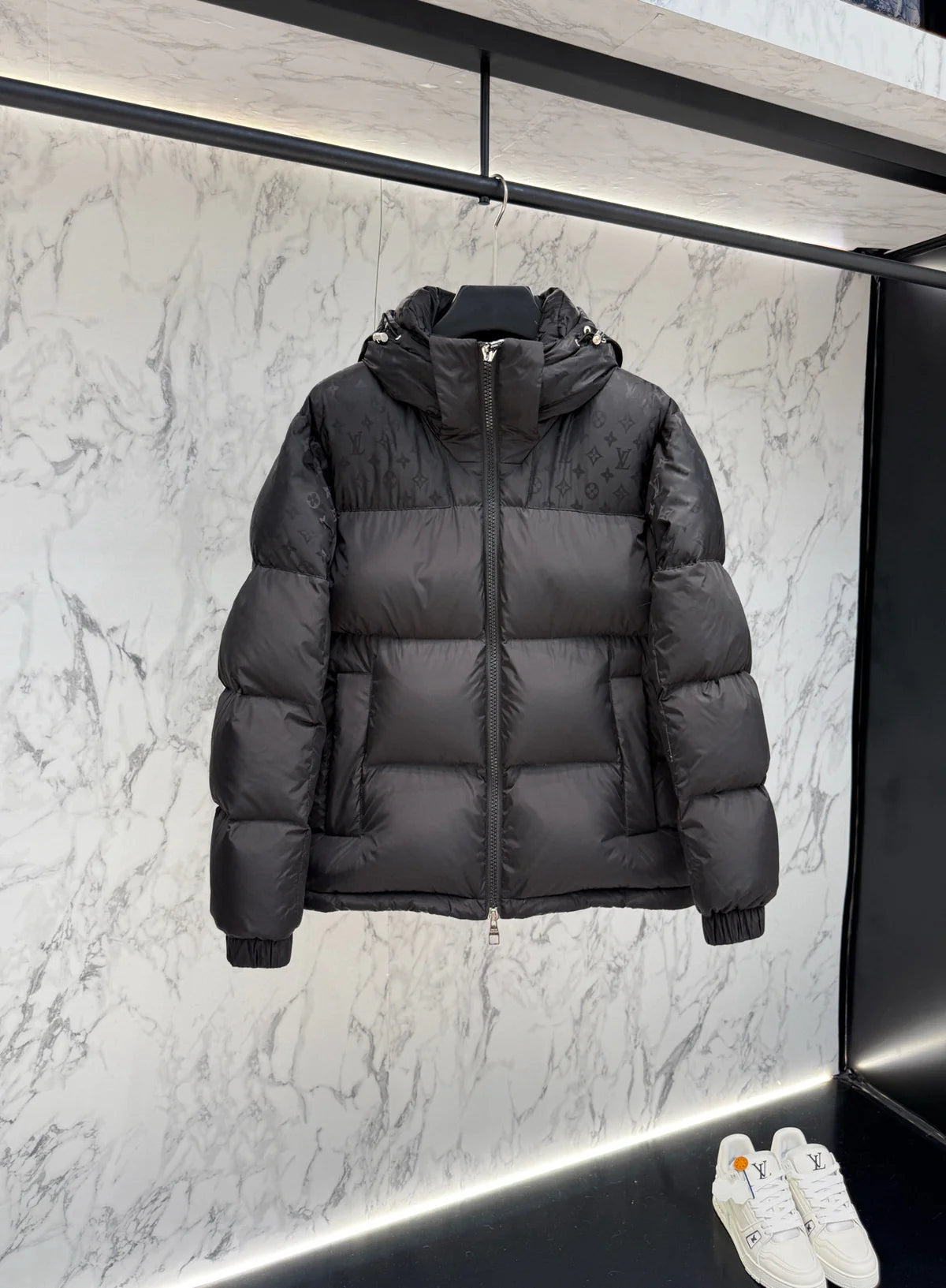 DOUDOUNE FULL BLACK LV