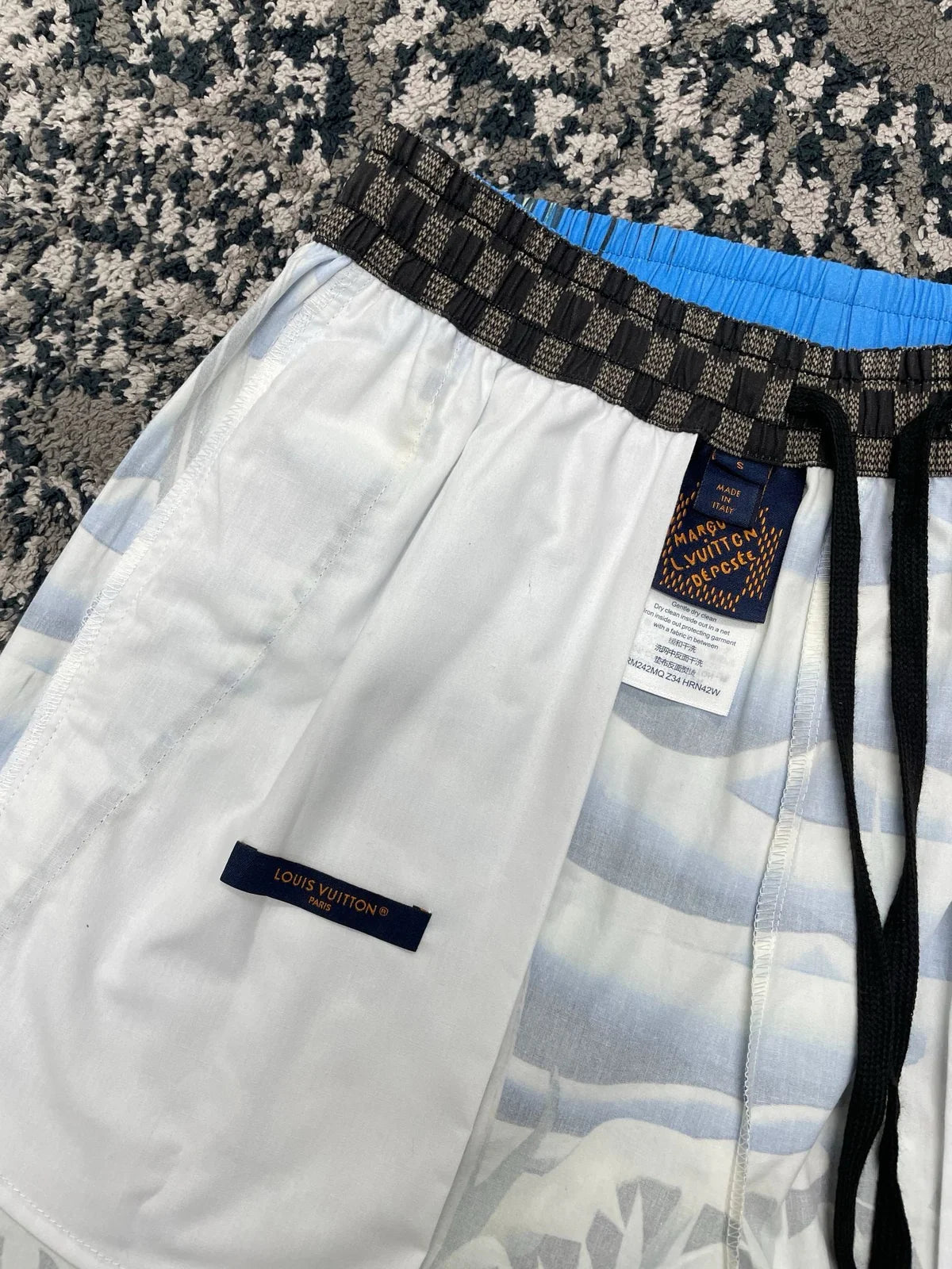 SHORT LV 2024