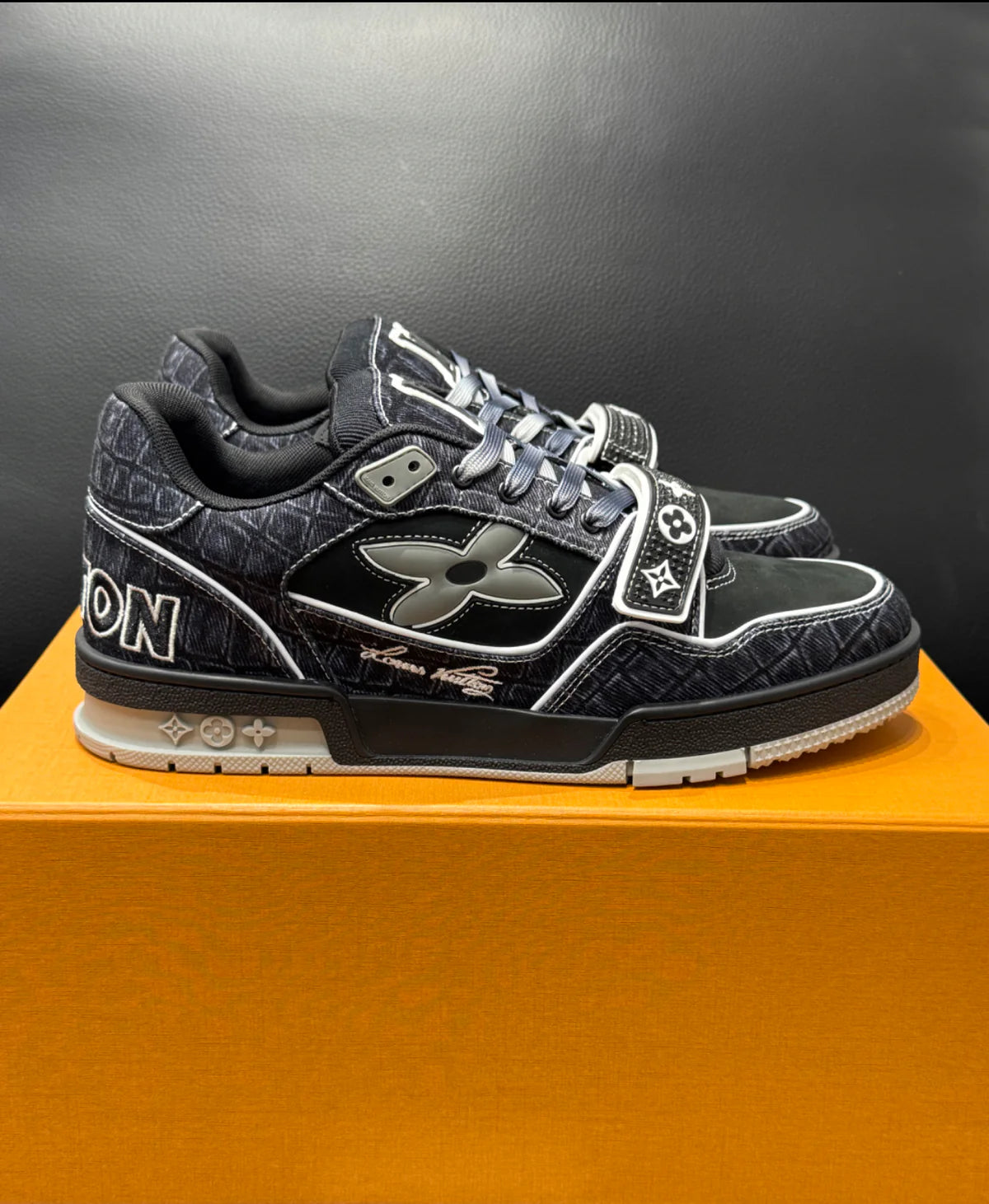 SNEAKERS LV VELCRO