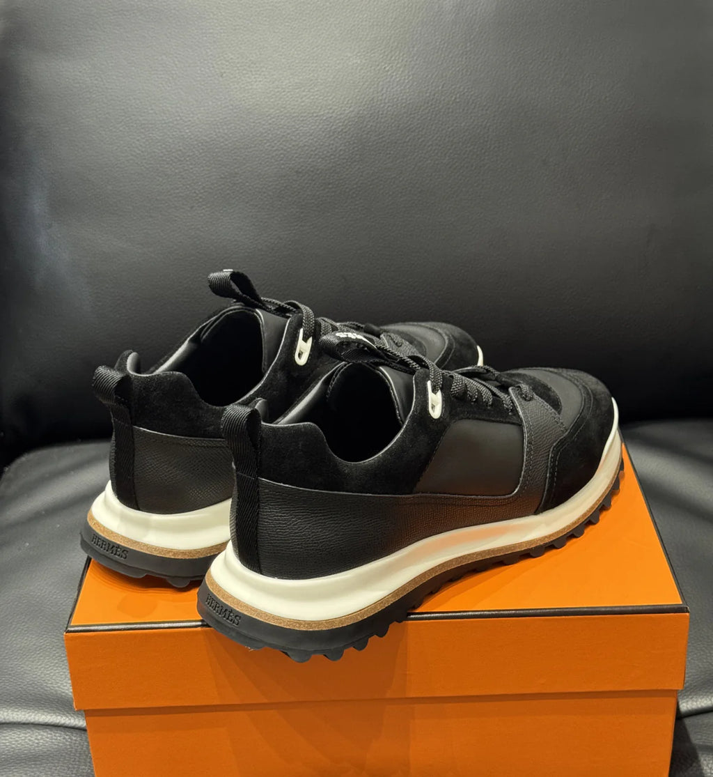 SNEAKERS HRMS