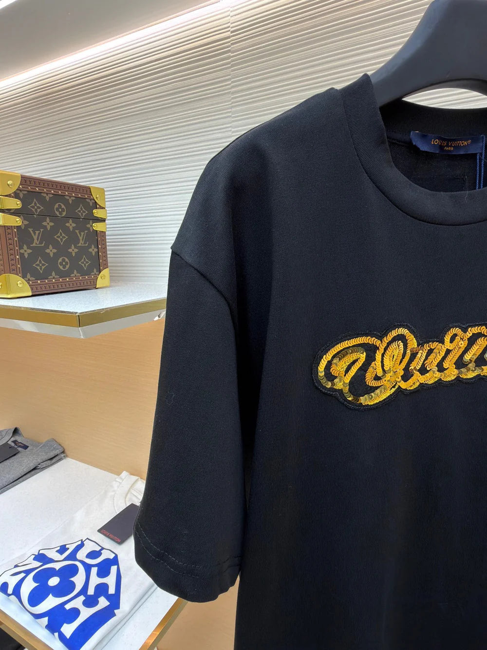 T-SHIRT LV