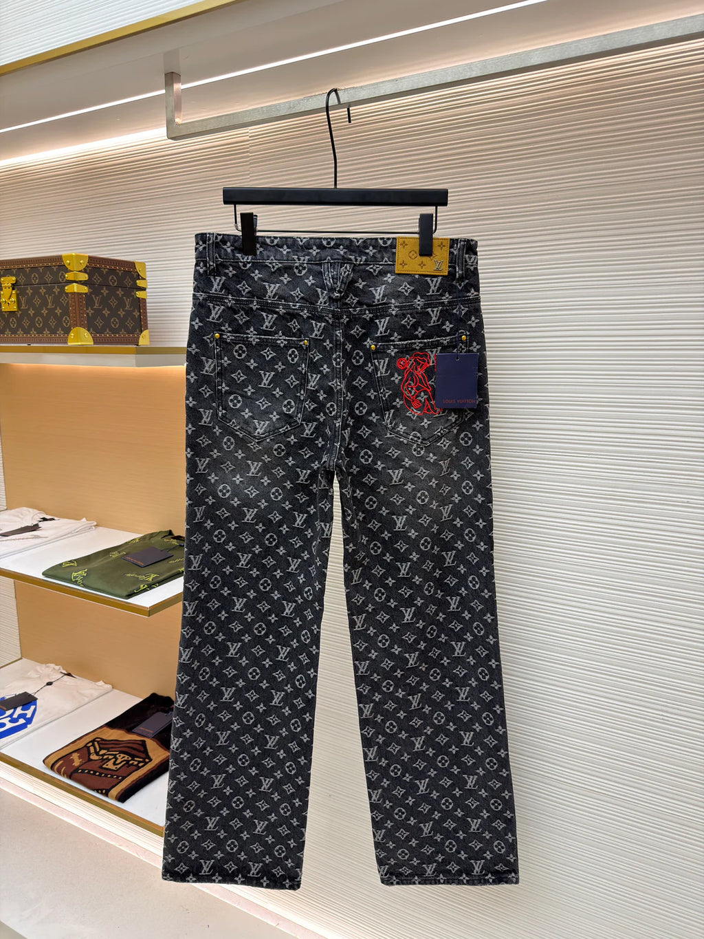 JEAN LV