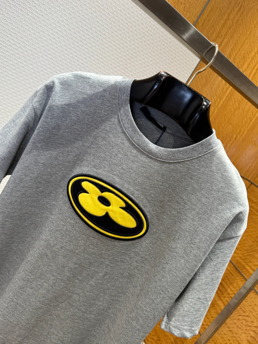 T-SHIRT LV GREY
