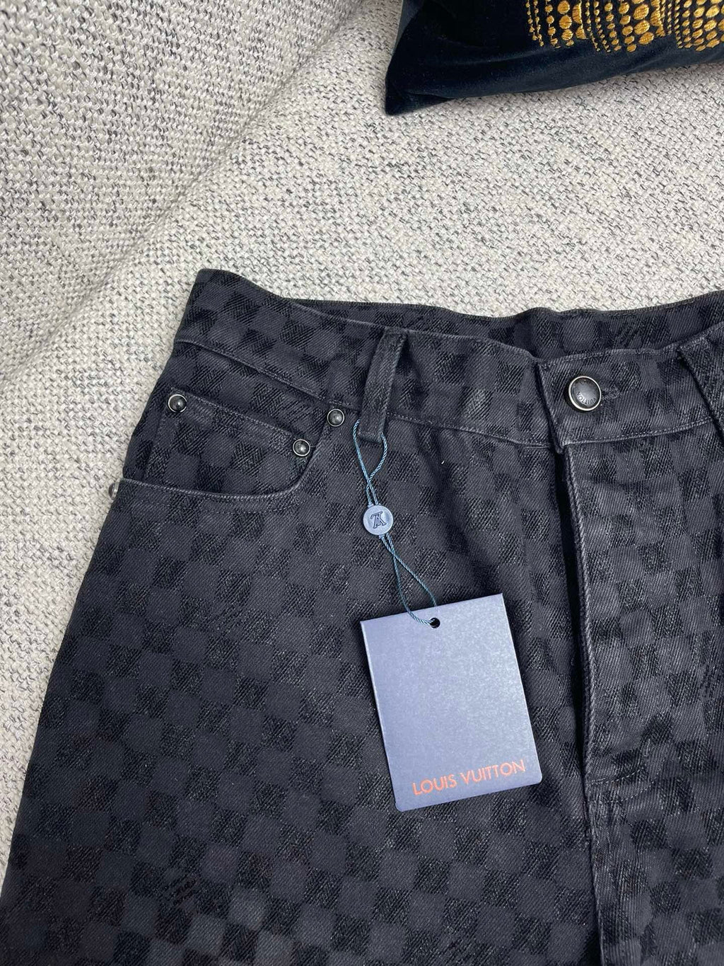 ENSEMBLE LV JEAN BLACK