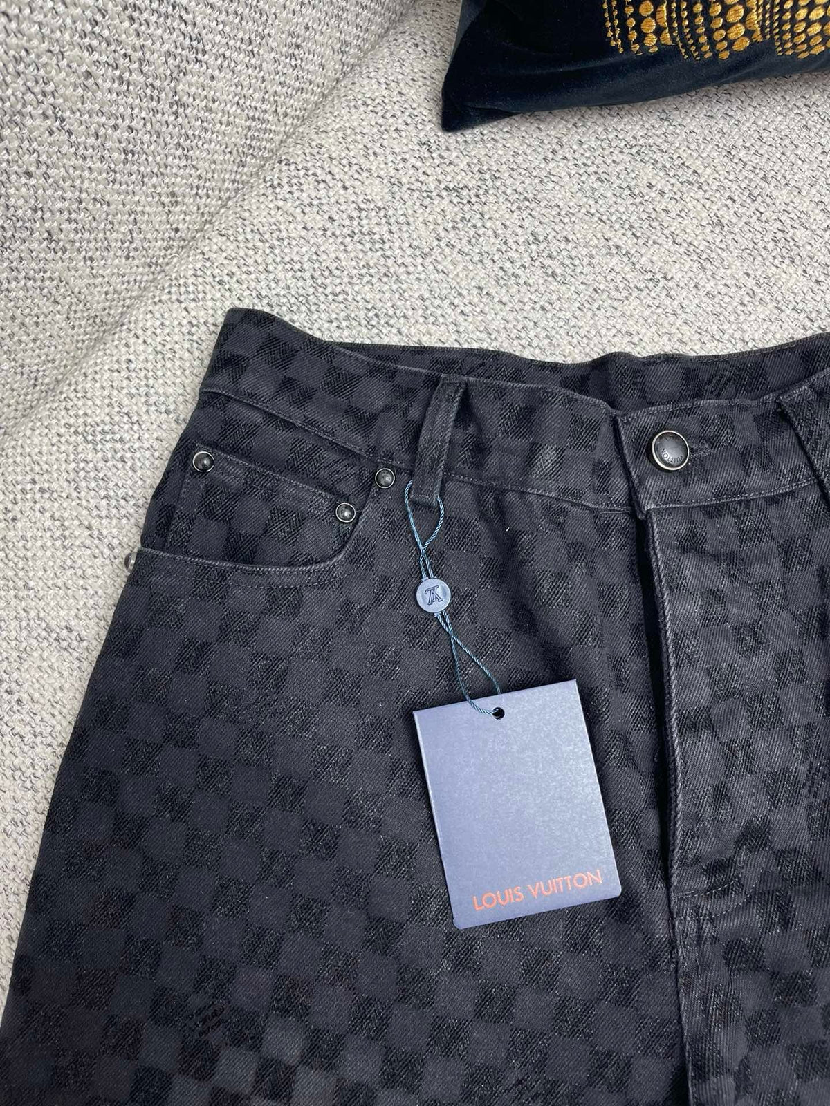ENSEMBLE LV JEAN BLACK