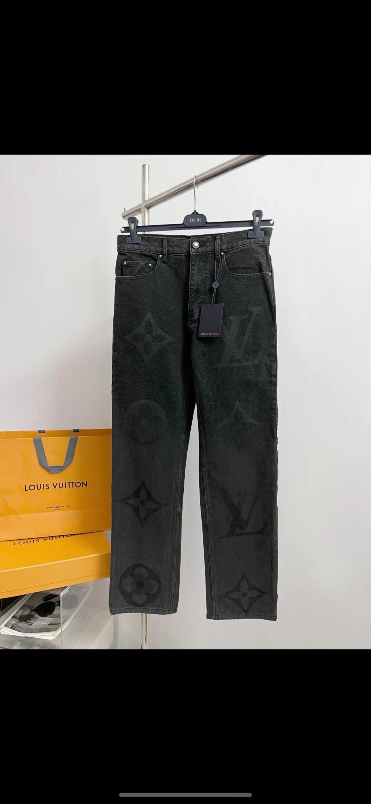 JEAN LV BLACK