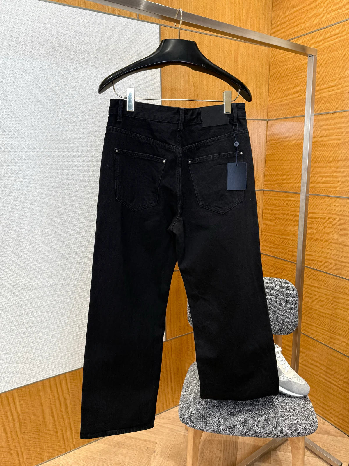 JEAN LV