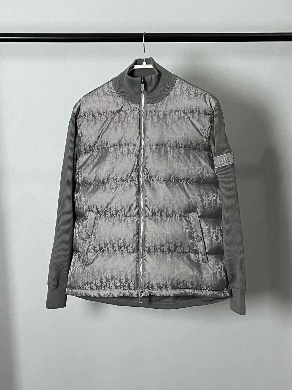 VESTE CD EN MAILLE