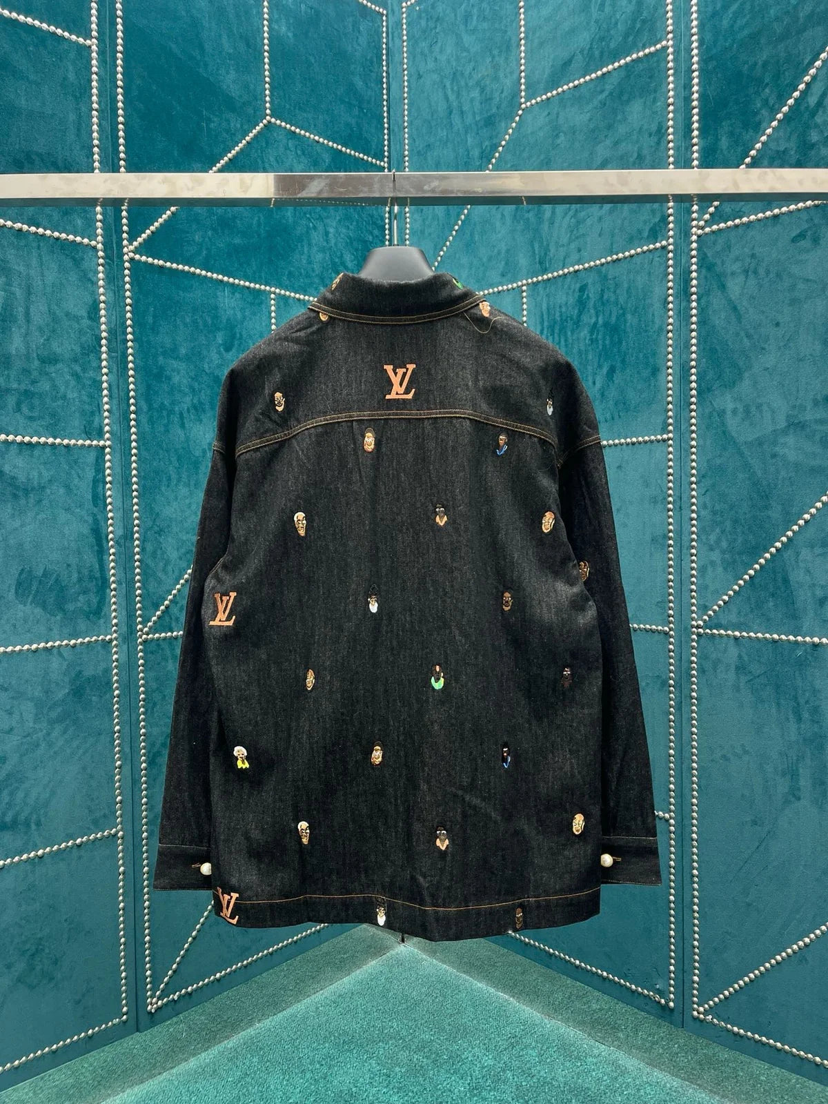 VESTE LV