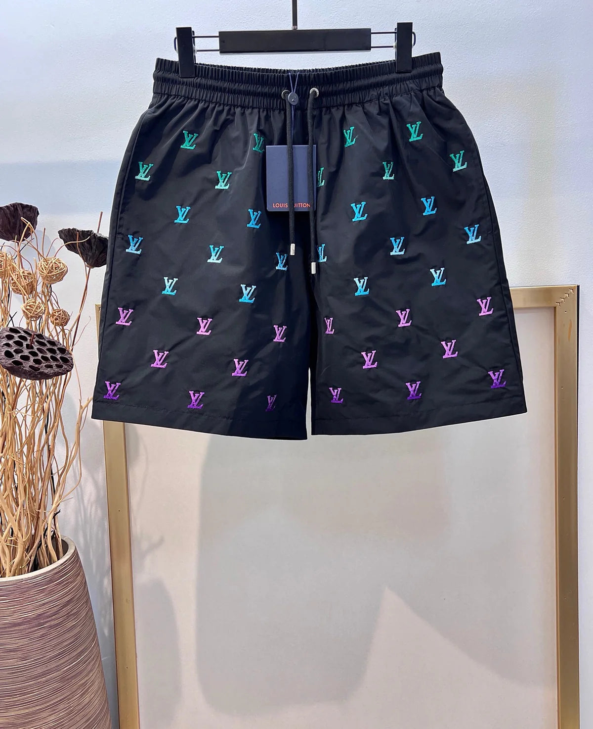 SHORT LV 2025