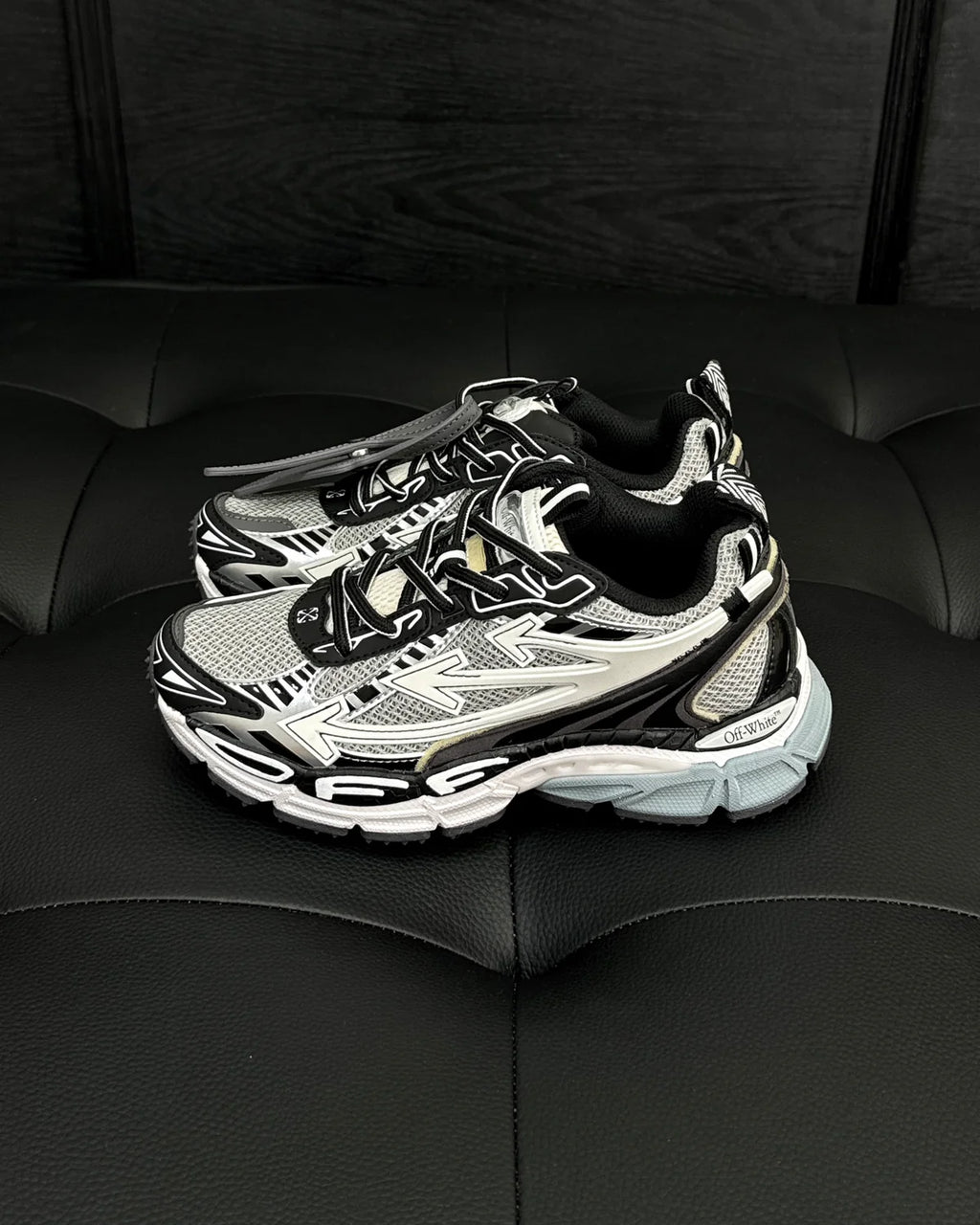 SNEAKERS OFFW