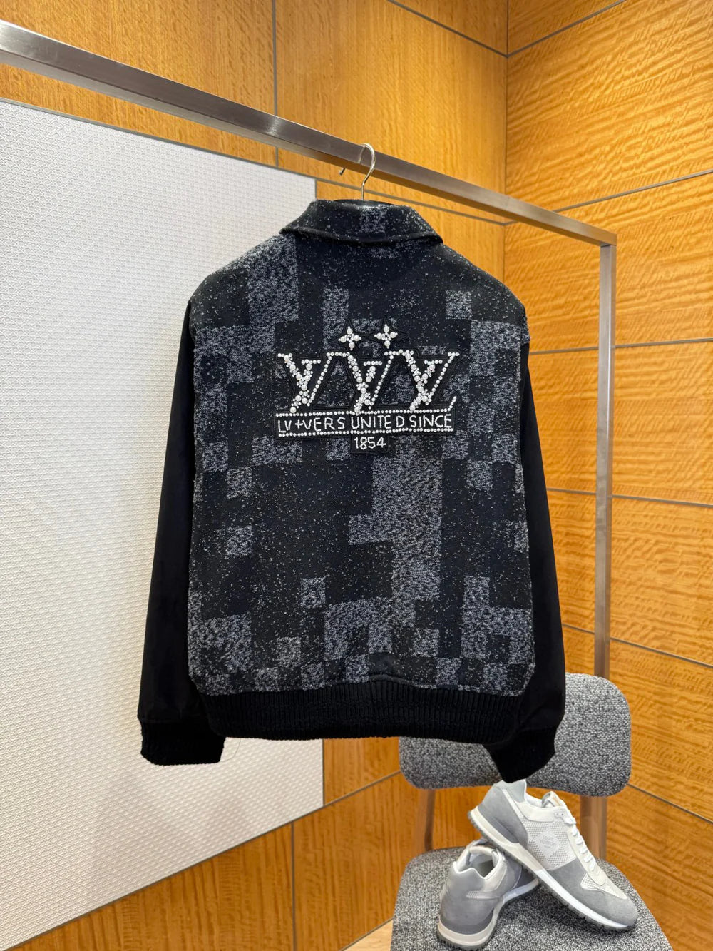 VESTE LV