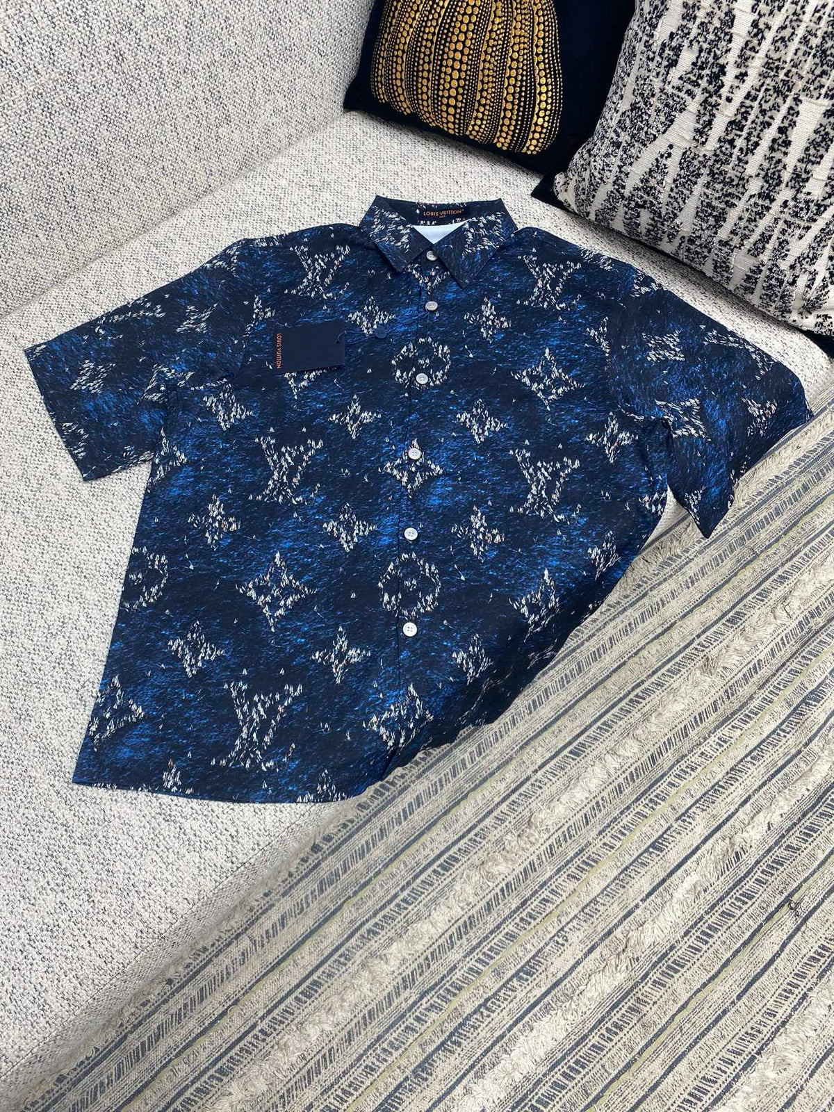 CHEMISE LV