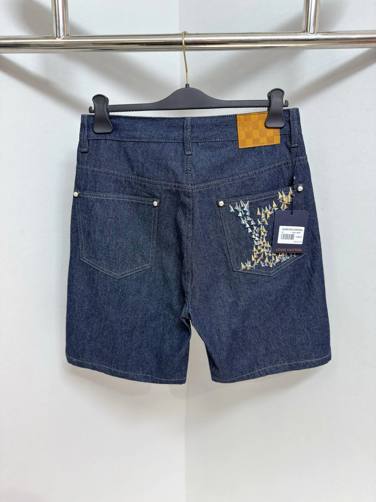SHORT LV
