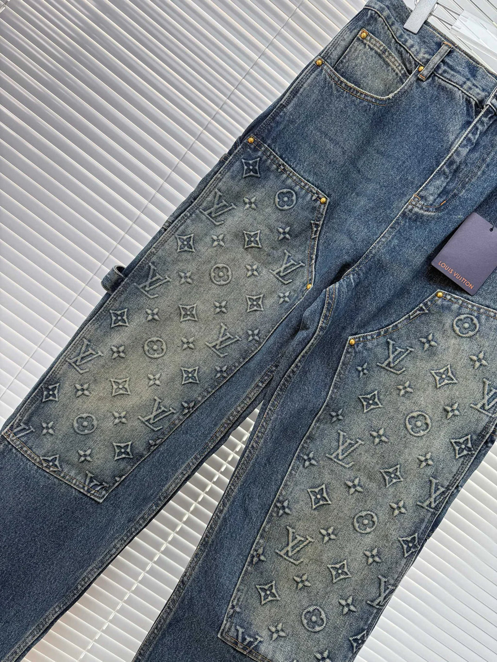 JEAN LV